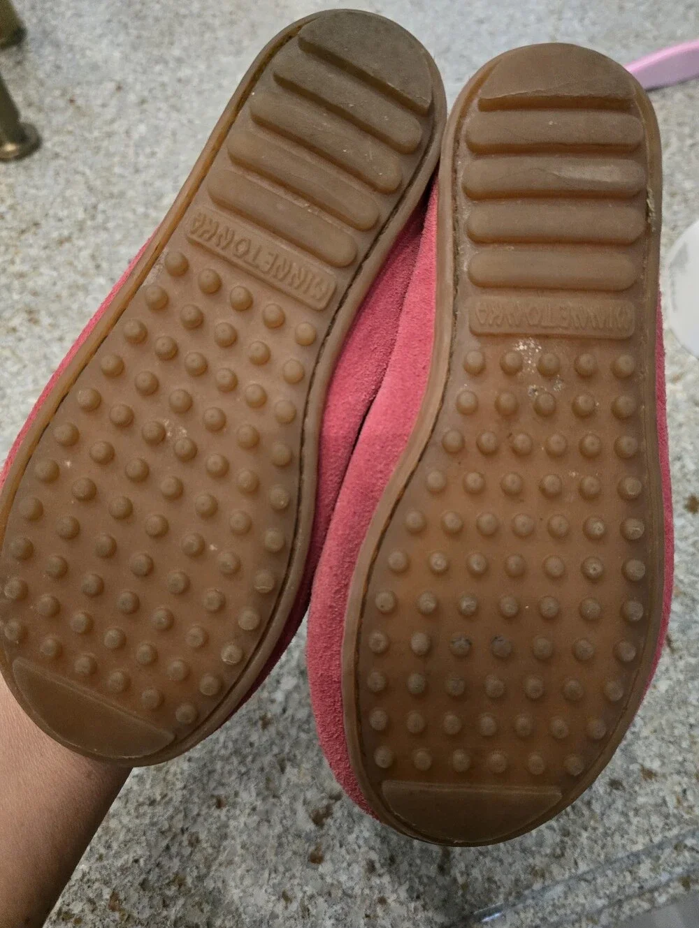 Minnetona Hello Kitty Slippers